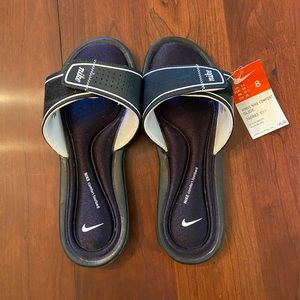 NEW Size 8 Women’s Nike Slides